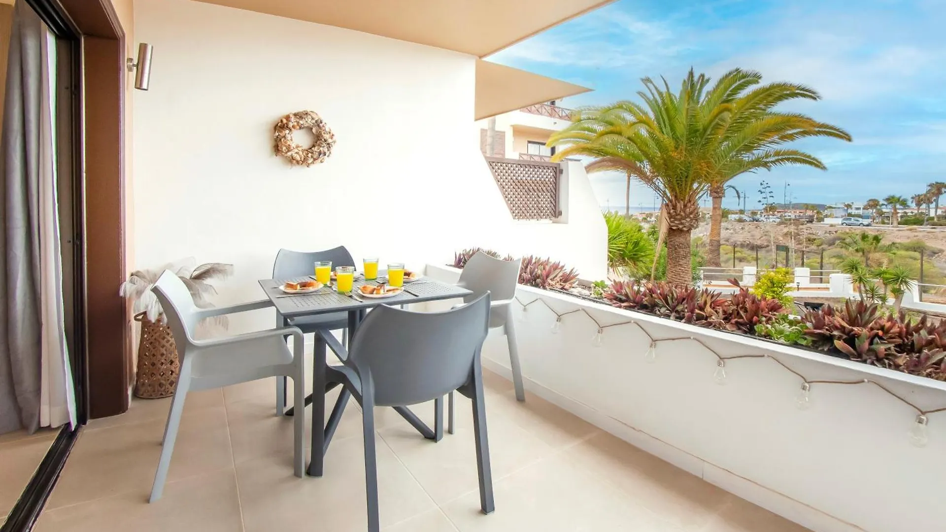 Newly Renovated, Luxurious Apartment With A Heated Pool, 259 San Miguel de Abona 0*,  Spanien