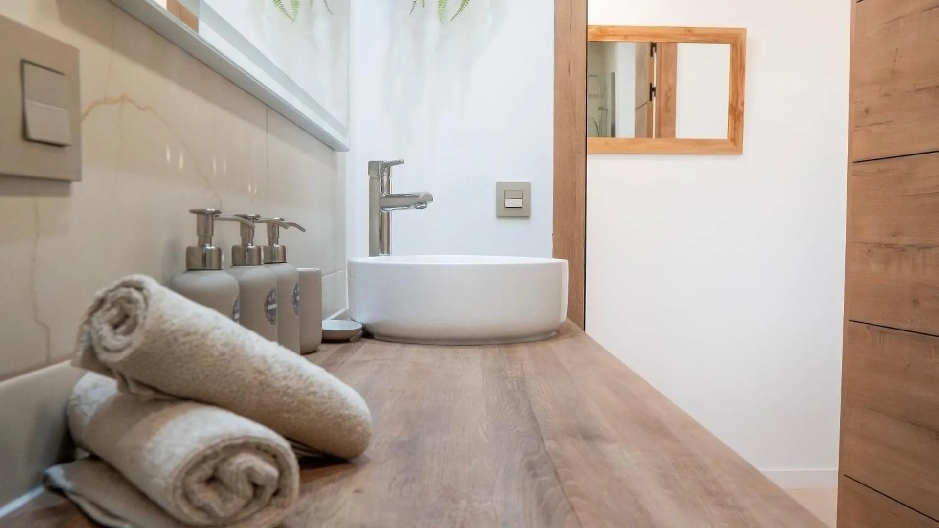 Ferienhaus Newly Renovated, Luxurious Apartment With A Heated Pool, 259 San Miguel de Abona Spanien