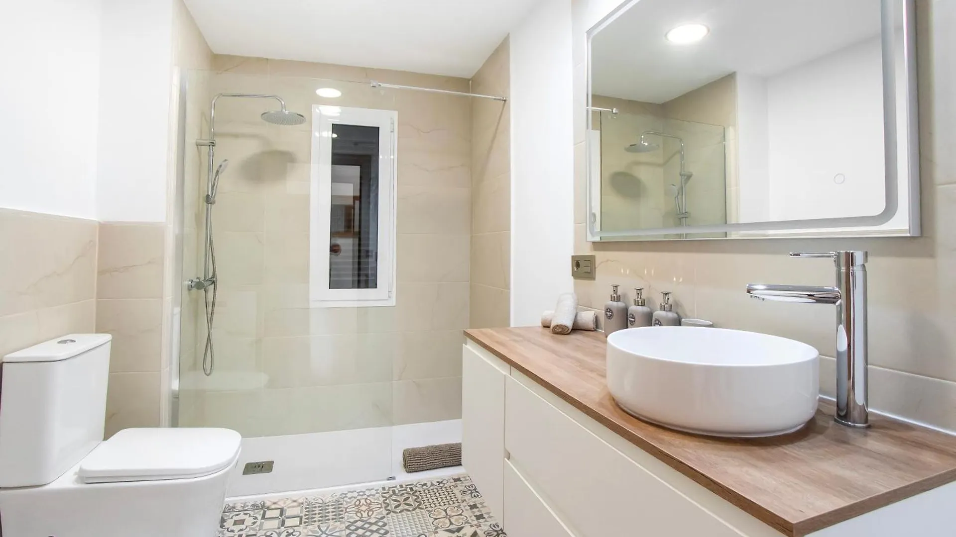 Ferienhaus Newly Renovated, Luxurious Apartment With A Heated Pool, 259 San Miguel de Abona