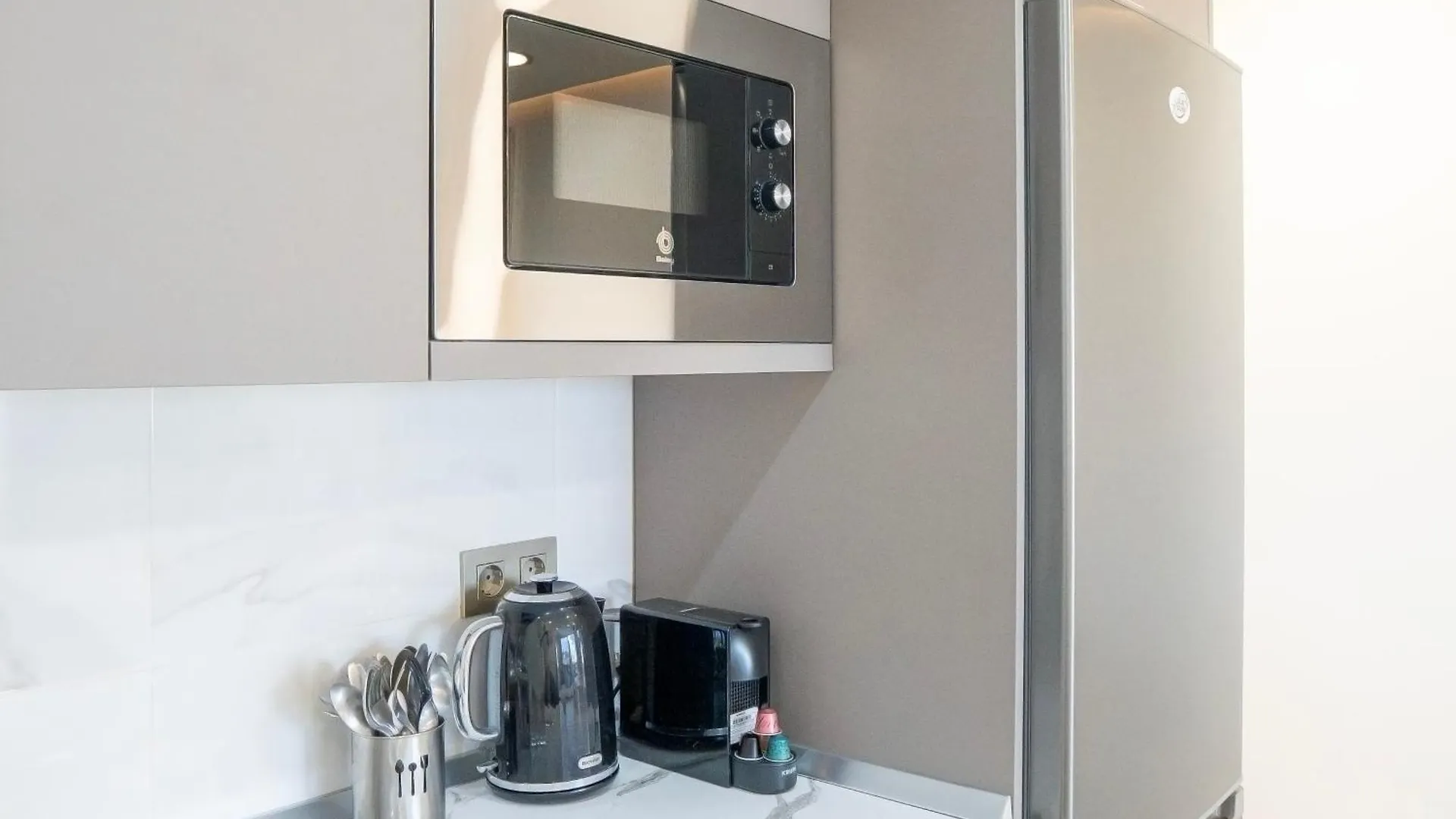 Newly Renovated, Luxurious Apartment With A Heated Pool, 259 San Miguel de Abona Ferienhaus